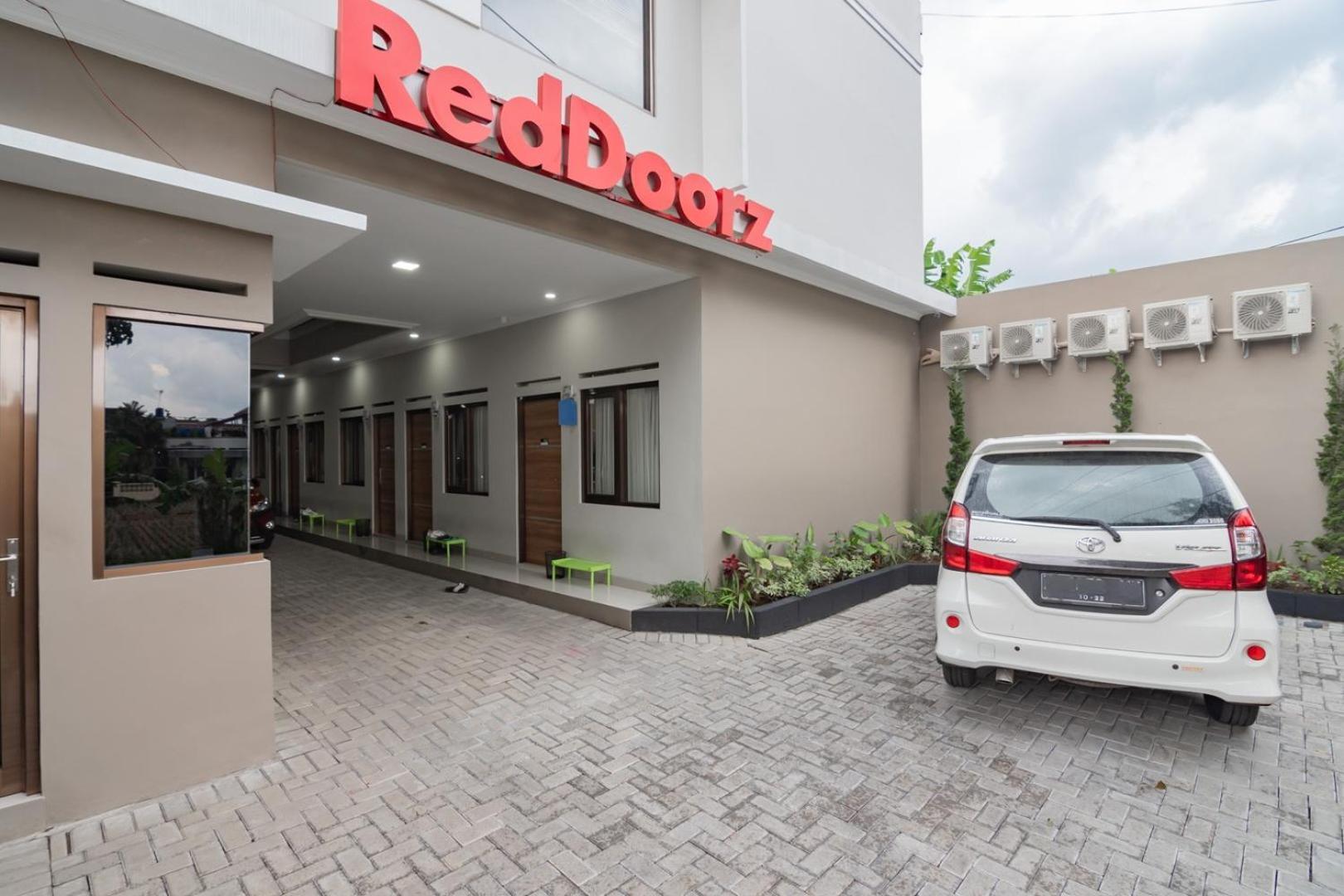 Reddoorz Syariah @ Boemi 2* Tasikmalaya